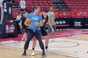 目标明确👀斯普利特曾在火箭带申京 现在被开拓者挖来带杨瀚森