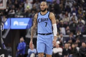 船记：虽然科菲受到不少船迷批评 但他多次关键时刻能挺身而出