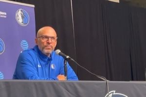 基德：拉塞尔传球很棒防守端相当亮眼 这场表现真的非常出色