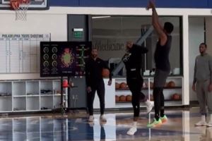 依旧丝滑！乔治训练中玩1V1 连续在乌布雷马克西头上完成干拔