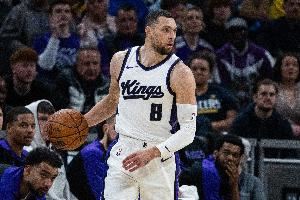 随便打打！拉文三节11中4拿到15分4板6助