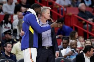 科尔：邓肯也没法像追梦一样去防挡拆 后者是独一无二的