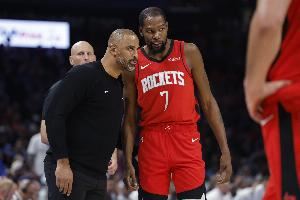 火力充足!杜兰特半场9中6拿到全队最高14分外加1板1帽