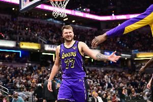 司机:东契奇配得上MVP但还要看湖人的战绩 毕竟詹姆斯还在养伤